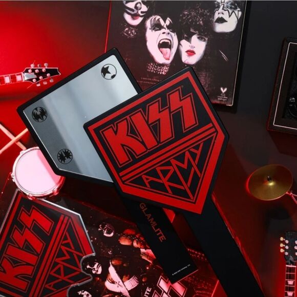 Glamlite X KISS Handheld Mirror - Picture 2 of 5